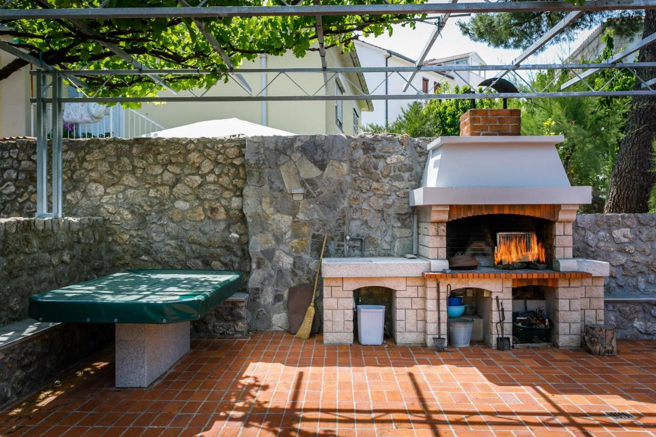 Studios Nada Krk Town Bagian luar foto