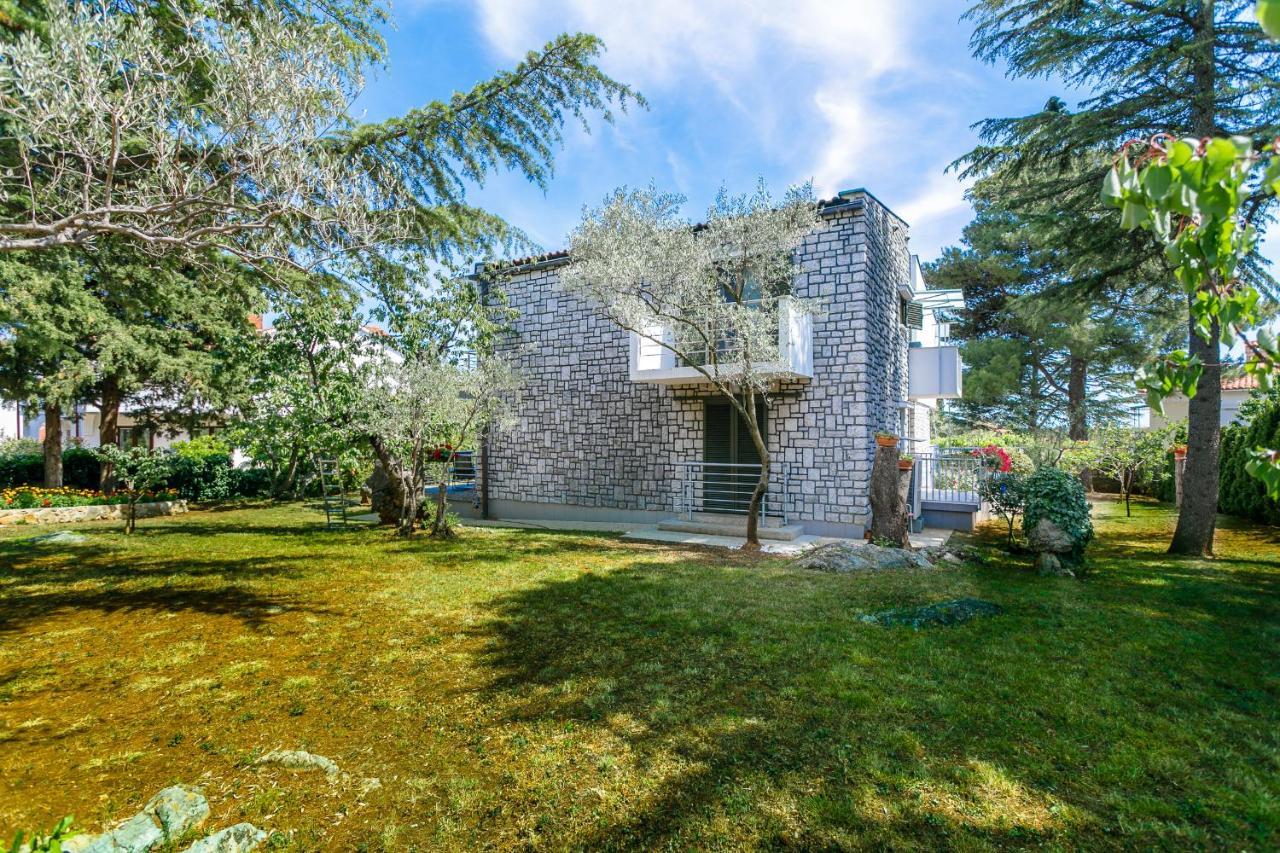 Studios Nada Krk Town Bagian luar foto