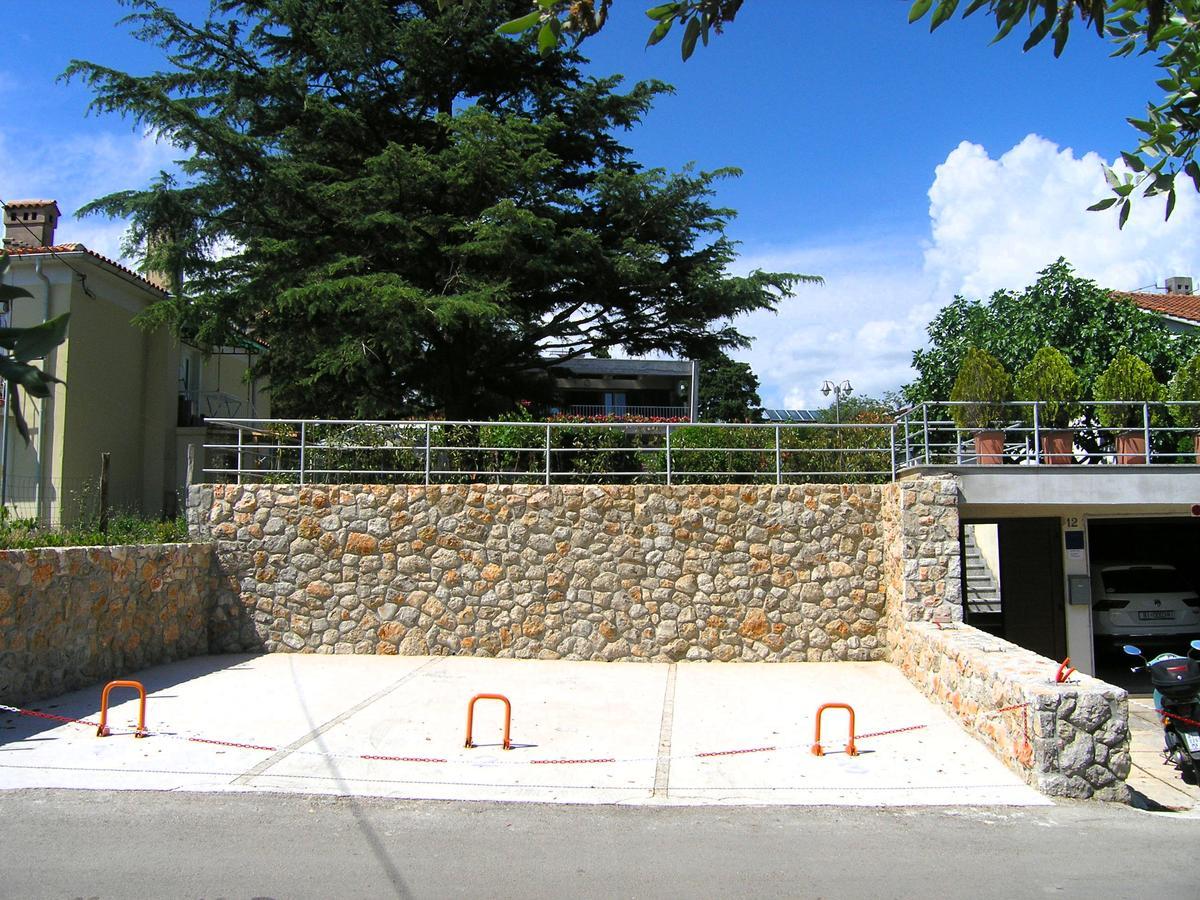 Studios Nada Krk Town Bagian luar foto